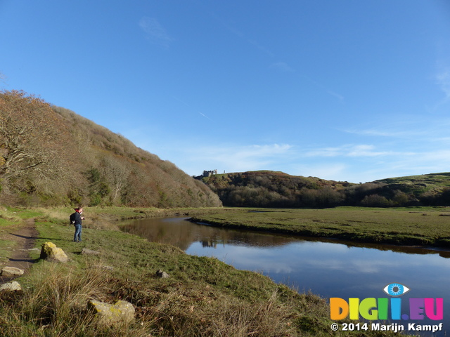 FZ010078 Pepijn at Pennard Castle, Three Cliffs Bay